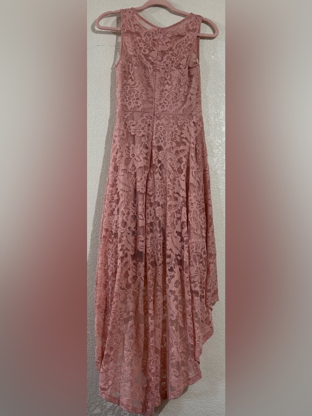 Sleeveless Dusty Rose Lace Maxi Dress with Hi-Low Hem - Picture 2 of 5